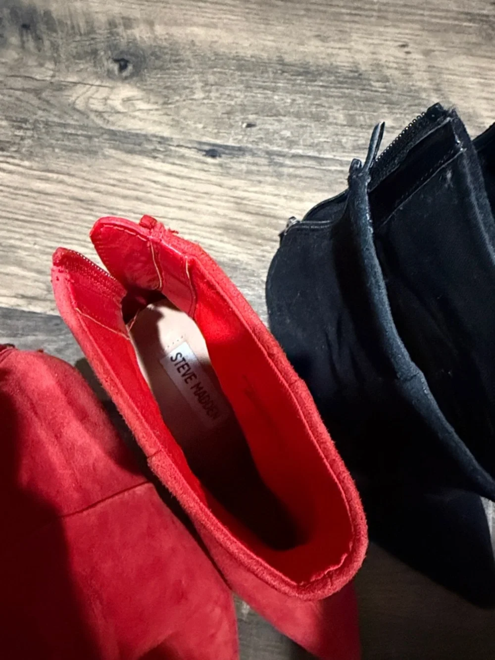 Steve Madden Carey Pointed-Toe Suede Ankle Boots - Red & Black Bundle - Picture 2 of 14